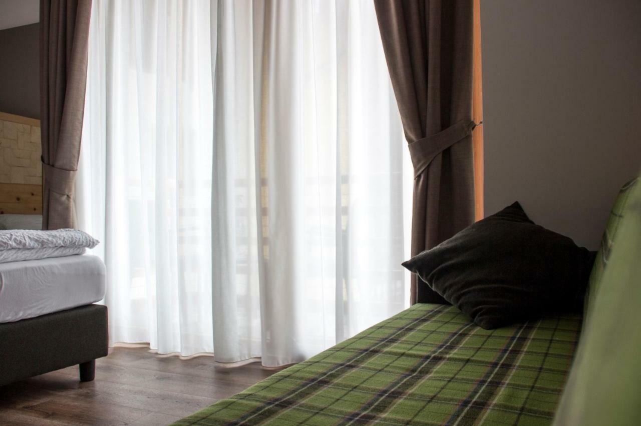 Dolcevita Ambiez B&B San Lorenzo Dorsino Exterior foto